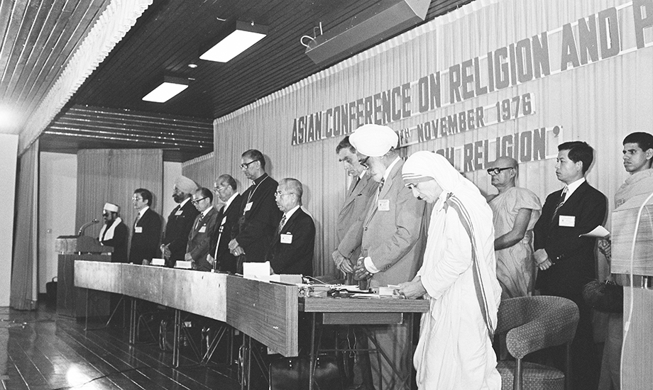 The Asian Conference of Religions for Peace (ACRP) holds the opening ceremony of its first Assembly in Singapore in 1976.